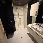 Lada Apartmán *